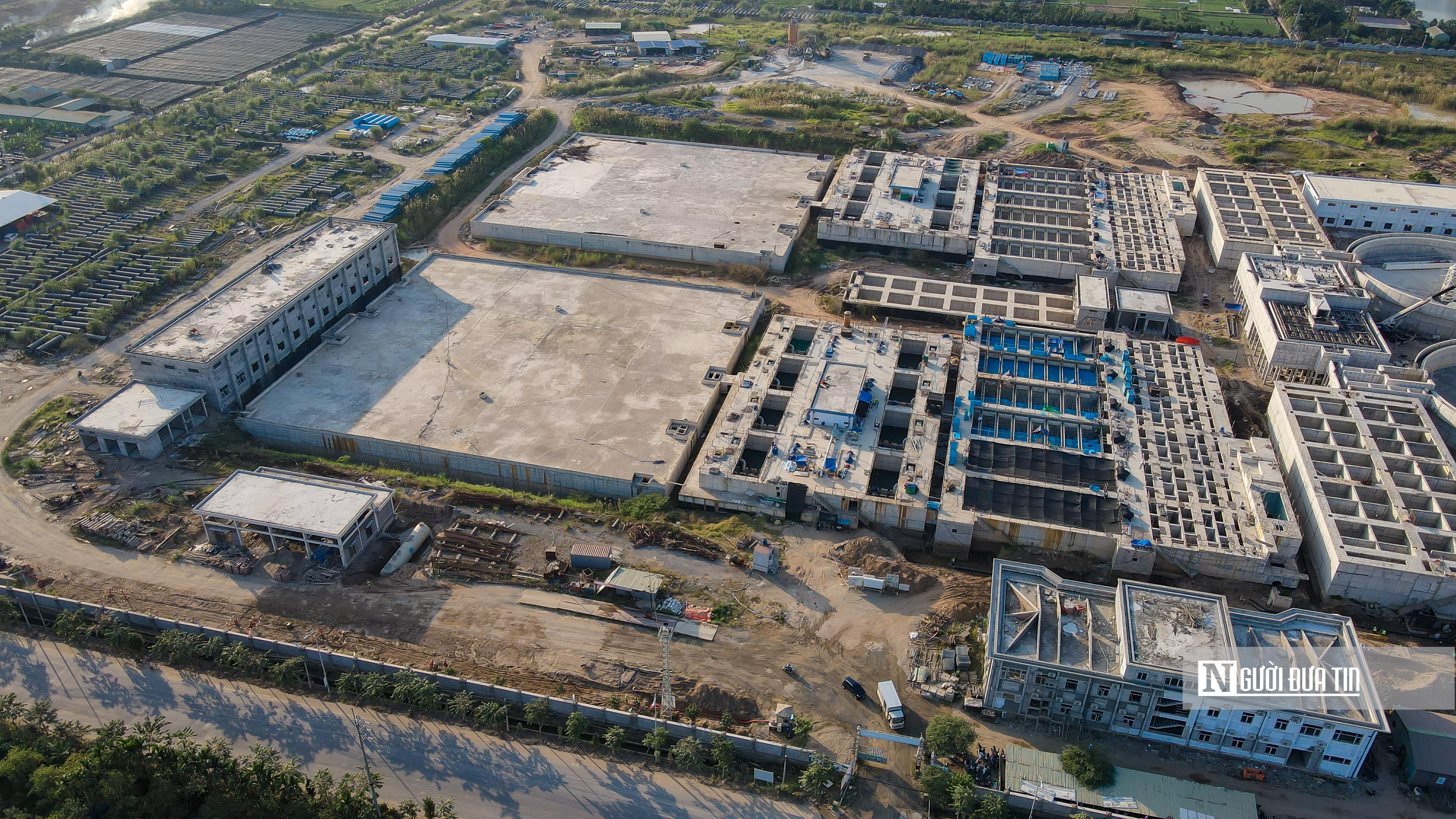 Nhà máy nước mặt sông Hồng ngổn ngang sau 8 năm thi công