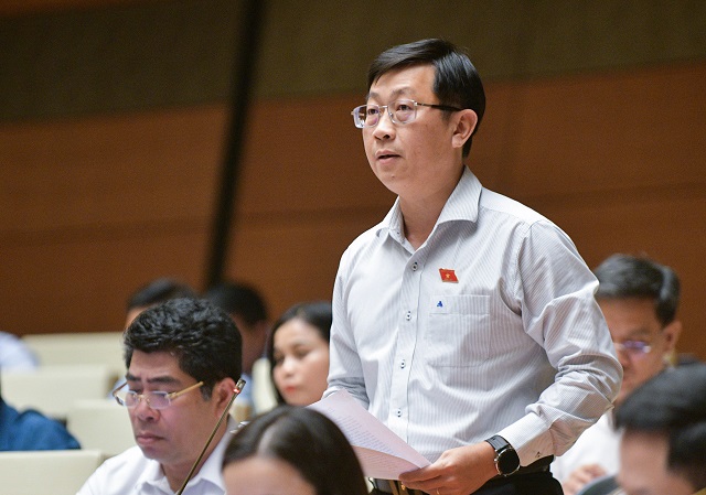 "Thao túng trong thị trường BĐS nguy hiểm không kém gì thao túng trong thị trường chứng khoán" "Thao túng trong thị trường BĐS nguy hiểm không kém gì thao túng trong thị trường chứng khoán"