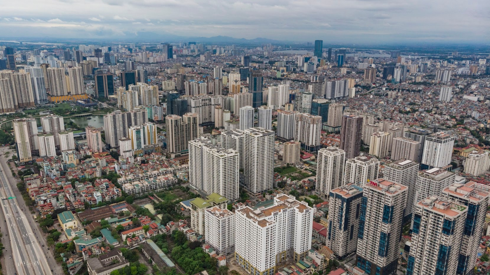 "Thị trường BĐS Hà Nội sẽ đi ngang đến hết năm 2025"