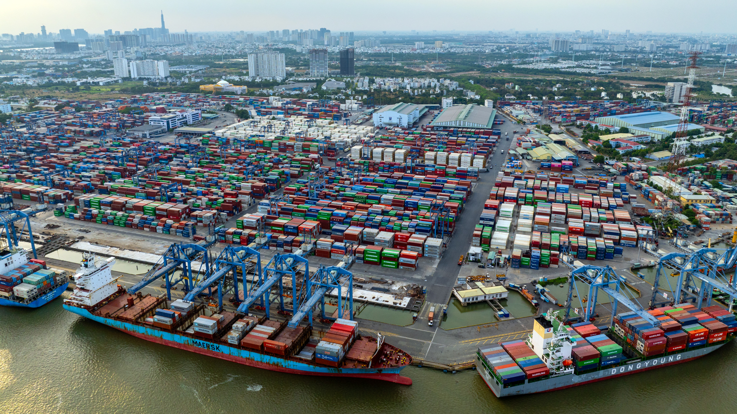 Chuyển đổi số, chuyển đổi xanh: Cuộc chơi tốn kém ra sao? Chuyển đổi số, chuyển đổi xanh: Cuộc chơi tốn kém ra sao?