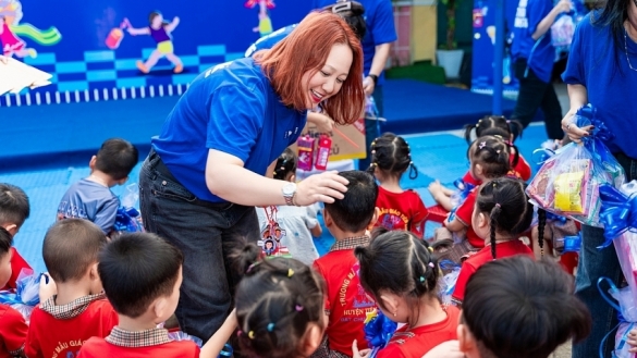 Vinamilk thắp sáng mùa trăng, gửi trọn yêu thương đến trẻ em Việt