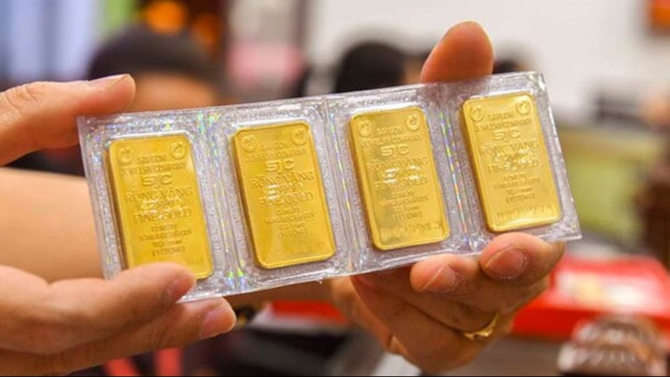 Giá vàng thế giới đổ dốc, vàng miếng trong nước giảm mạnh cả mua vào - bán ra