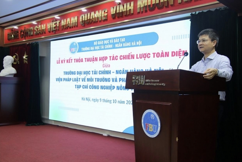 Hợp tác “tam giác vàng”: Báo chí - Nghiên cứu - Giáo dục cùng kiến tạo tương lai bền vững Hợp tác “tam giác vàng”: Báo chí - Nghiên cứu - Giáo dục cùng kiến tạo tương lai bền vững