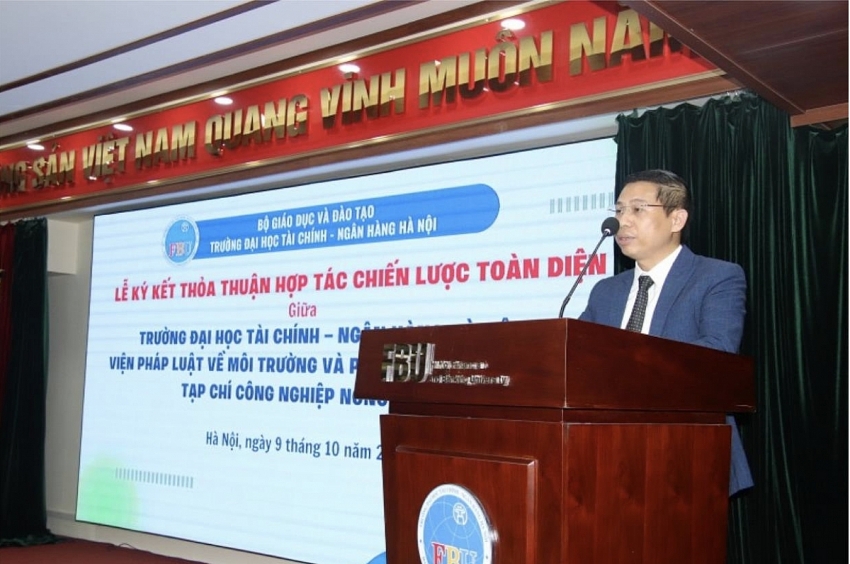 Hợp tác “tam giác vàng”: Báo chí - Nghiên cứu - Giáo dục cùng kiến tạo tương lai bền vững Hợp tác “tam giác vàng”: Báo chí - Nghiên cứu - Giáo dục cùng kiến tạo tương lai bền vững