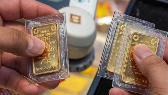 Giá vàng miếng "hạ nhiệt", vàng nhẫn vẫn neo cao ngất ngưởng