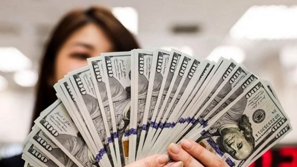 Tỷ giá trung tâm lập đỉnh mới, giá USD tự do vượt 26.000 đồng