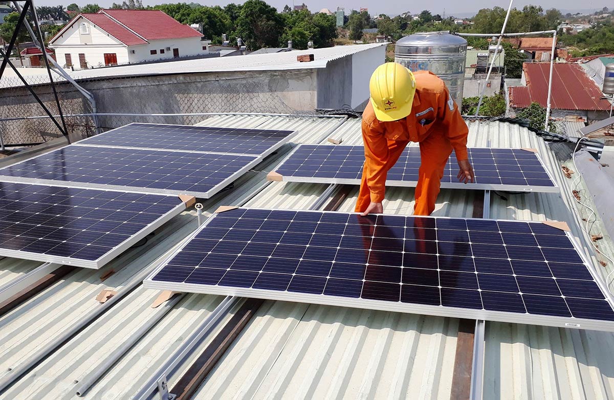EVN đề nghị đàm phán giảm giá điện với loạt dự án điện gió, điện mặt trời EVN đề nghị đàm phán giảm giá điện với loạt dự án điện gió, điện mặt trời