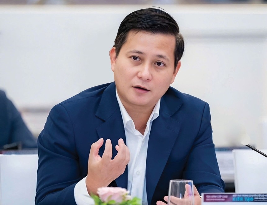 Ông Trần Công Quỳnh Lân - Phó Tổng Giám đốc VietinBank, Giám đốc Khối Công nghệ Thông tin, Giám đốc Khối Dữ liệu & Trí tuệ nhân tạo Ông Trần Công Quỳnh Lân - Phó Tổng Giám đốc VietinBank, Giám đốc Khối Công nghệ Thông tin, Giám đốc Khối Dữ liệu & Trí tuệ nhân tạo