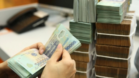 Lãi suất lên sát 20%, vay vốn thế nào để giữ an toàn tài chính?