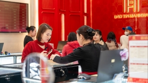 Giá vàng hôm nay 16/10: Thế giới nhảy vọt, trong nước chưa phản ứng