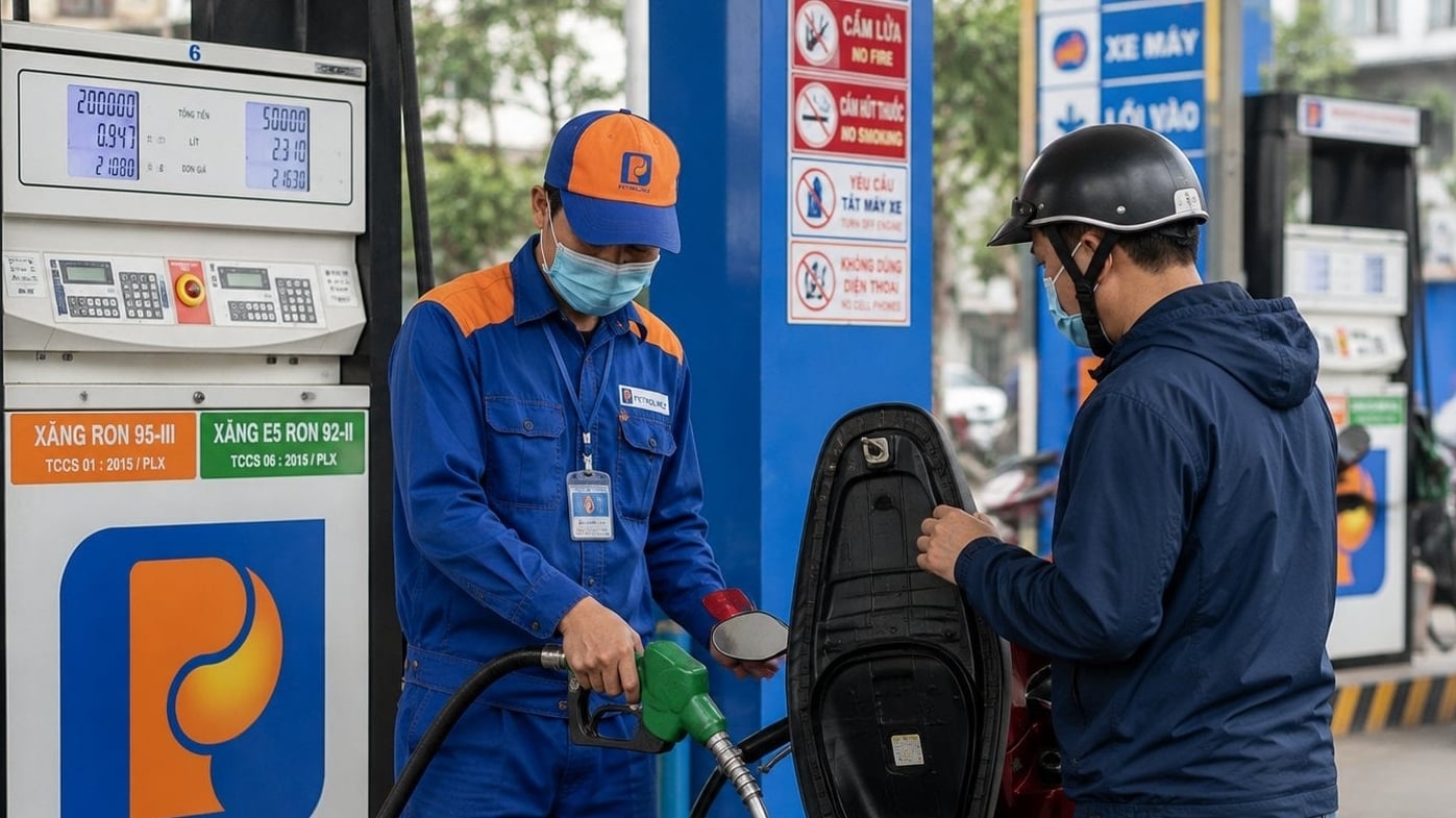 Thủ tướng yêu cầu giảm trung gian, chấm dứt mua bán xăng dầu lòng vòng