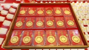 Giá vàng hôm nay 30/10: Vàng thế giới giảm sâu