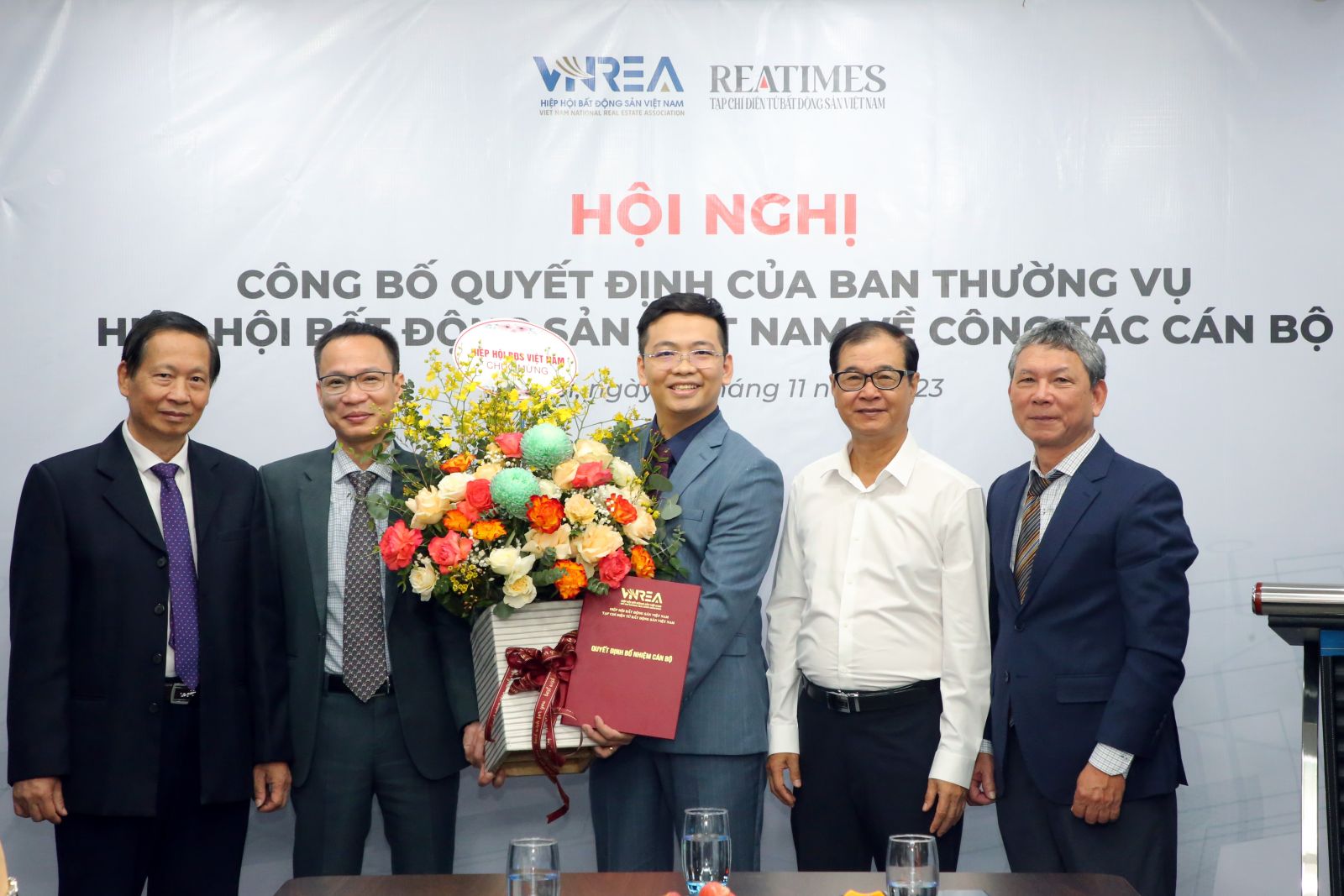 Nhà báo Nguyễn Thành Công giữ chức Phó Tổng Biên tập Tạp chí điện tử Bất động sản Việt Nam (Reatimes) Nhà báo Nguyễn Thành Công giữ chức Phó Tổng Biên tập Tạp chí điện tử Bất động sản Việt Nam (Reatimes)