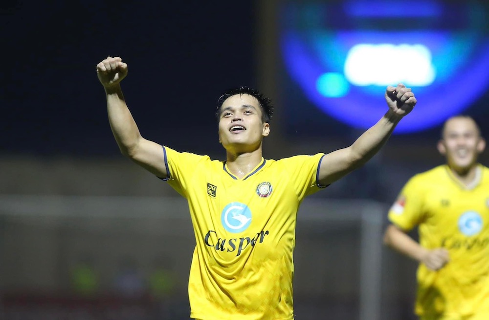 Tuyển Việt Nam cần luồng gió mới ở hàng tiền vệ