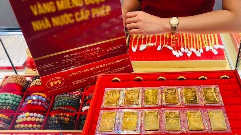 Giá vàng đảo chiều liên tục: Nhà đầu tư có một tuần "đau tim"