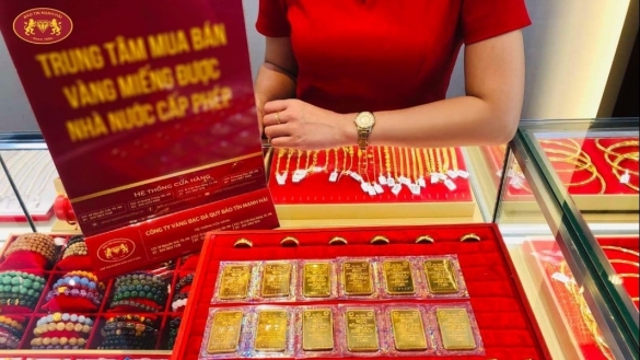 Giá vàng bất ngờ giảm trong phiên đầu tuần