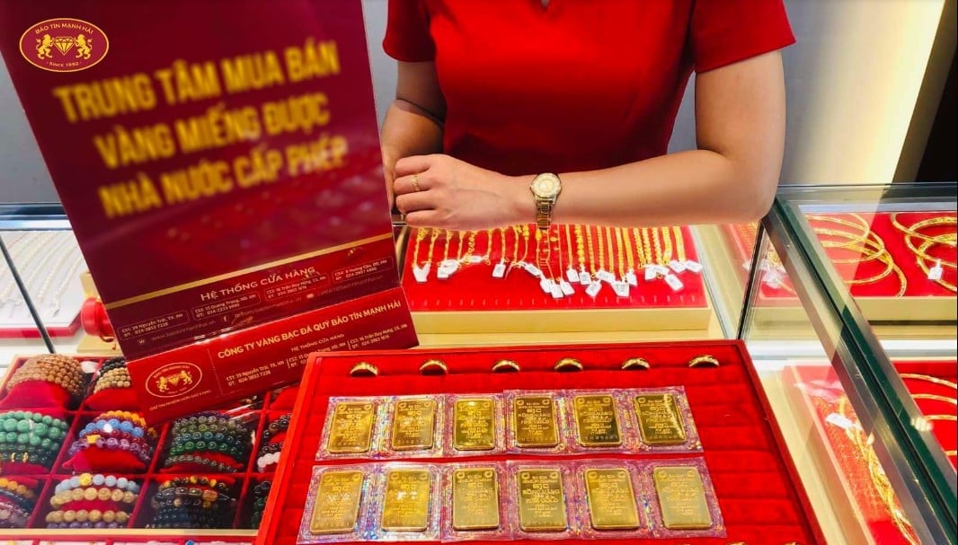 Giá vàng bất ngờ giảm trong phiên đầu tuần Giá vàng bất ngờ giảm trong phiên đầu tuần