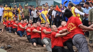 Đắc sắc trình diễn Nghi lễ và trò chơi Kéo co