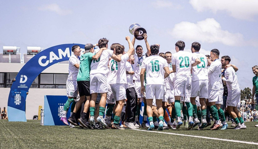 Messi và Suarez hái quả ngọt ở Uruguay Messi và Suarez hái quả ngọt ở Uruguay
