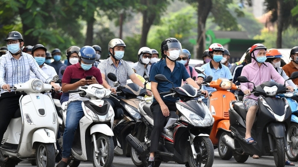 Hà Nội cấm xe máy xăng: Sức ép đè nặng "gà đẻ trứng vàng" của VEAM