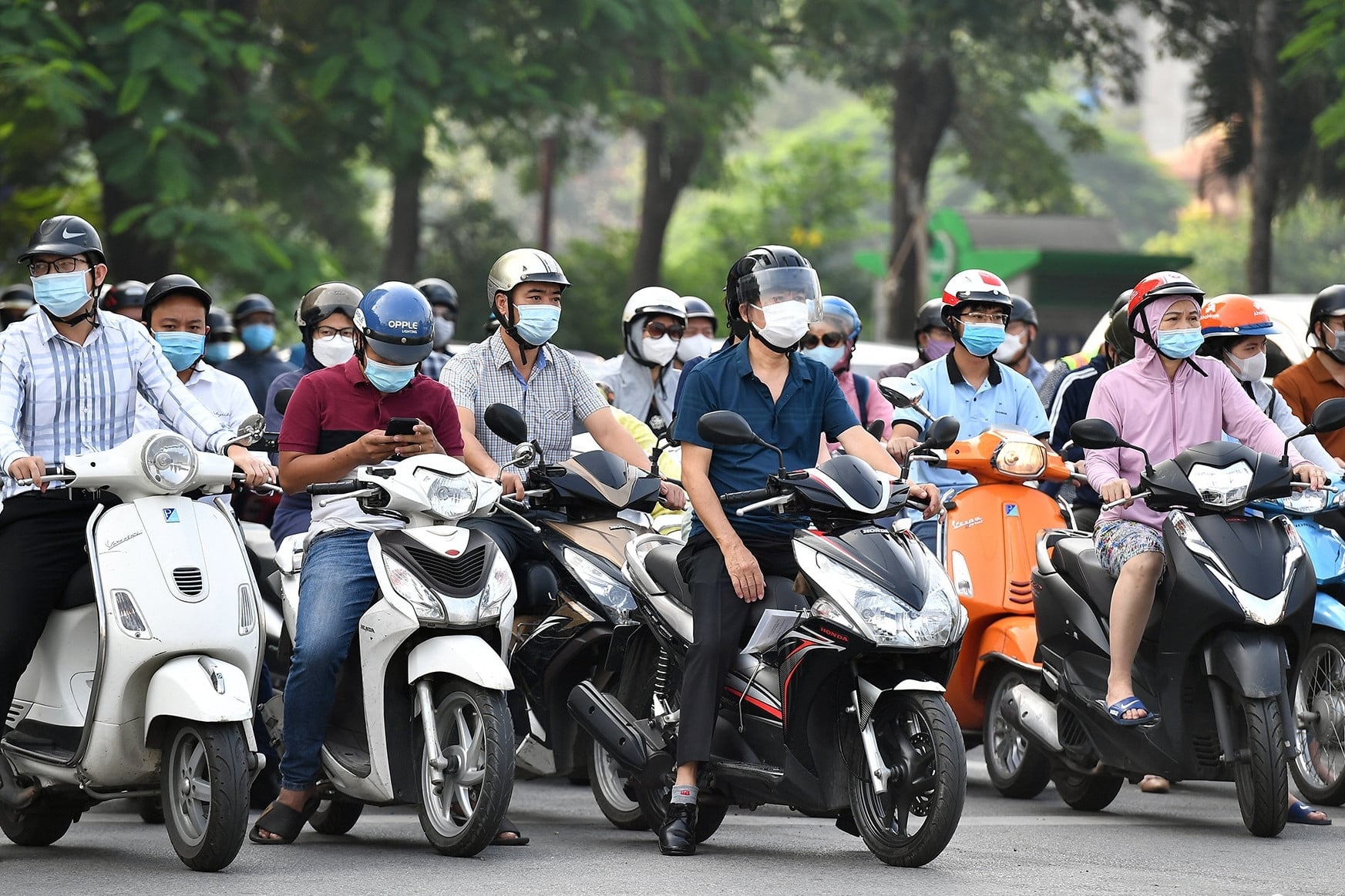 Hà Nội cấm xe máy xăng: Sức ép đè nặng "gà đẻ trứng vàng" của VEAM Hà Nội cấm xe máy xăng: Sức ép đè nặng "gà đẻ trứng vàng" của VEAM
