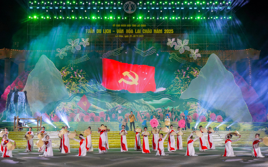 Đặc sắc đêm khai mạc Tuần Du lịch - Văn hóa Lai Châu năm 2025 Đặc sắc đêm khai mạc Tuần Du lịch - Văn hóa Lai Châu năm 2025