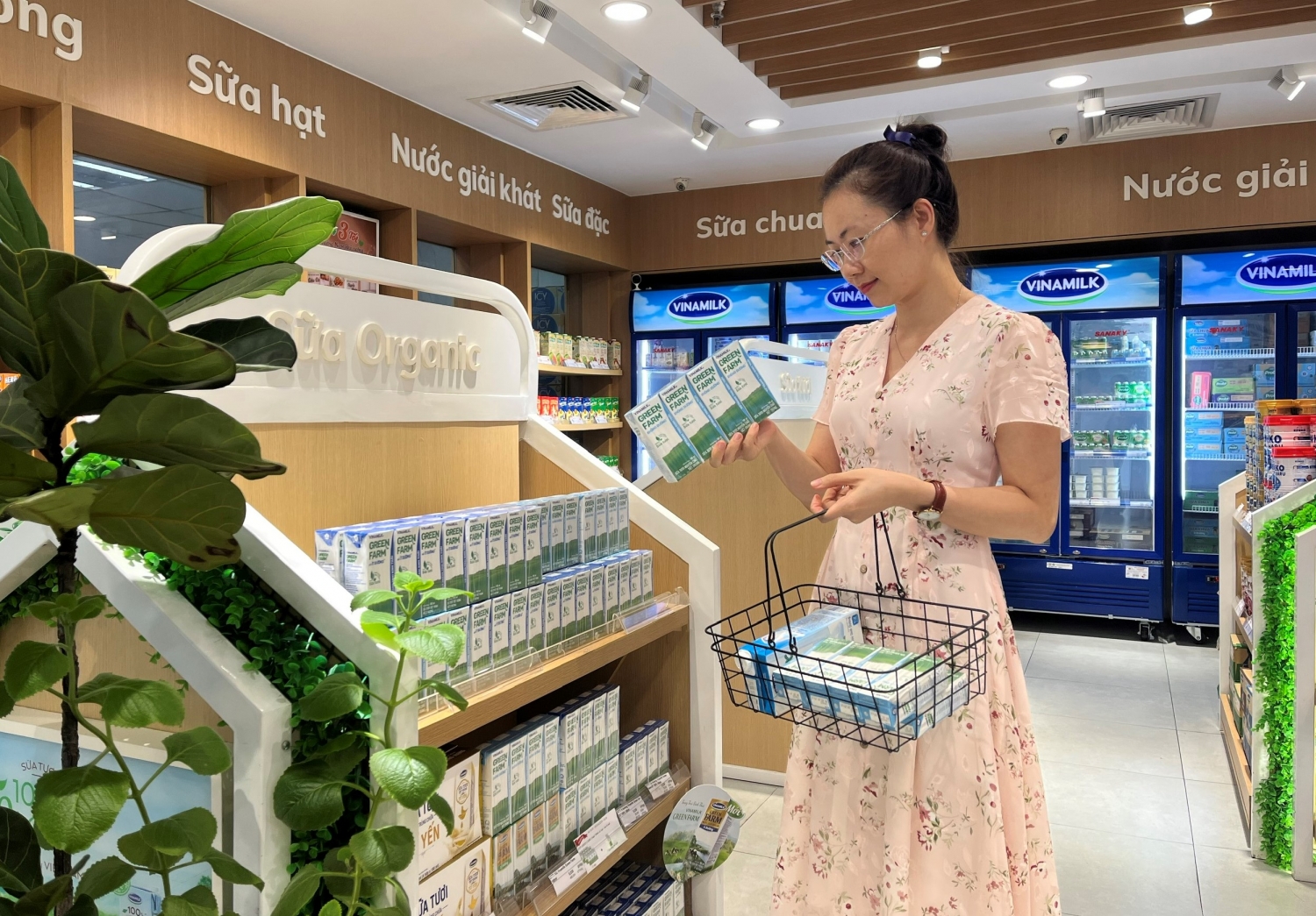 Vinamilk trong top 50 công ty kinh doanh hiệu quả nhất Việt Nam 11 năm liền Vinamilk trong top 50 công ty kinh doanh hiệu quả nhất Việt Nam 11 năm liền