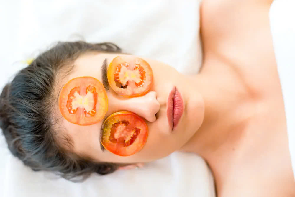 7 mẹo làm đẹp với cà chua 7 mẹo làm đẹp với cà chua