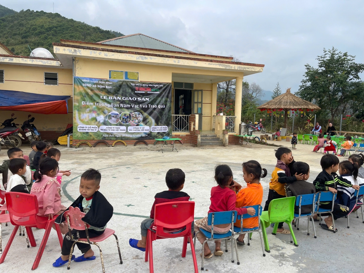 Món quà ý nghĩa dành cho học sinh mầm non nơi biên giới tỉnh Lai Châu