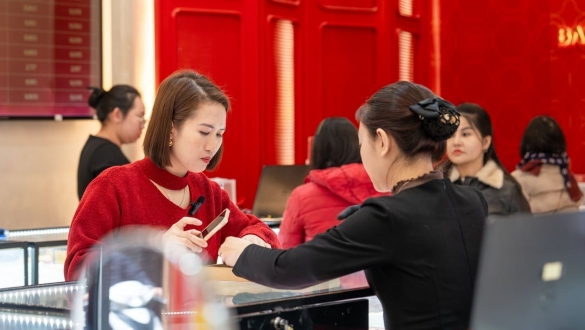 Giá vàng hôm nay 1/12: Vượt 155 triệu/lượng, xô đổ mọi kỷ lục