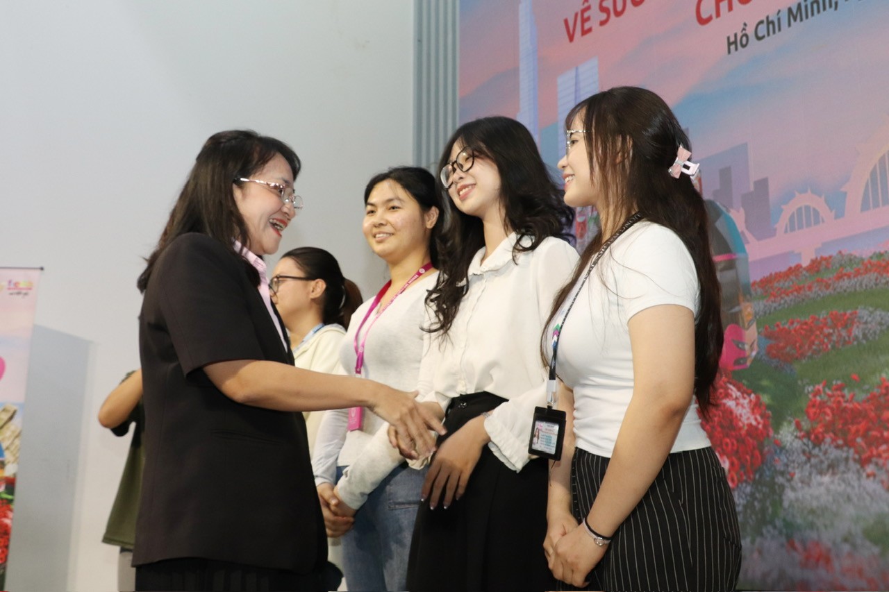 Tuyên truyền giáo dục sức khỏe tình dục, sinh sản cho sinh viên tại Trường Đại học Luật TP HCM: Lan tỏa kiến thức, xây nền tảng cho một thế hệ trẻ Tuyên truyền giáo dục sức khỏe tình dục, sinh sản cho sinh viên tại Trường Đại học Luật TP HCM: Lan tỏa kiến thức, xây nền tảng cho một thế hệ trẻ