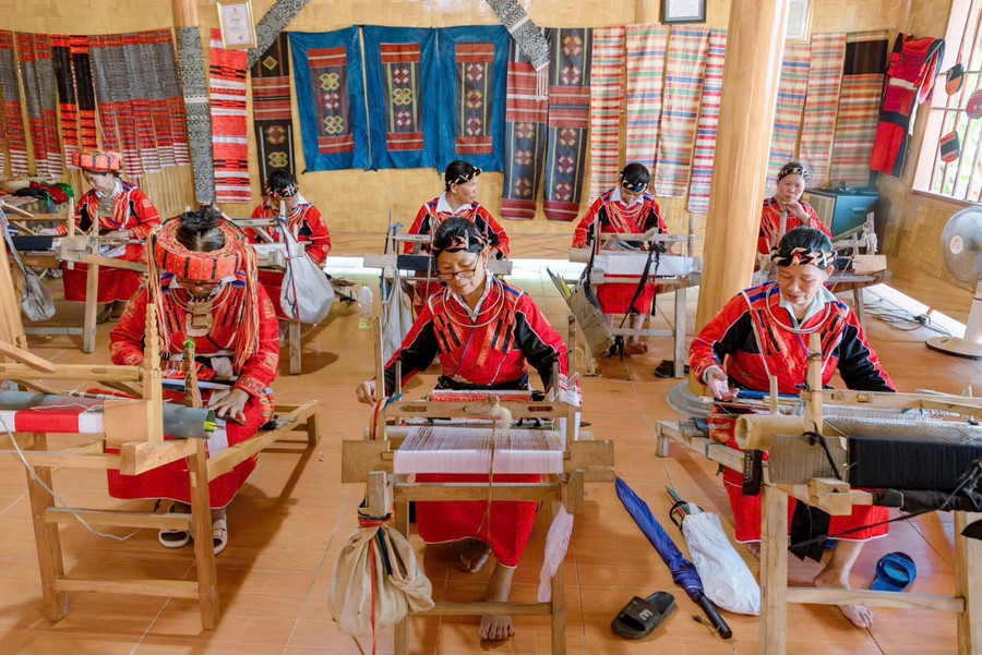 Tuyên Quang lần đầu tổ chức Lễ hội Nhảy lửa, tôn vinh nét văn hóa Pà Thẻn Tuyên Quang lần đầu tổ chức Lễ hội Nhảy lửa, tôn vinh nét văn hóa Pà Thẻn