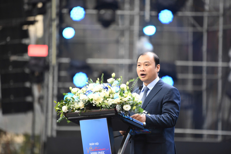 Vietnam Happy Fest 2025 mở màn rộn ràng tại Hồ Gươm Vietnam Happy Fest 2025 mở màn rộn ràng tại Hồ Gươm