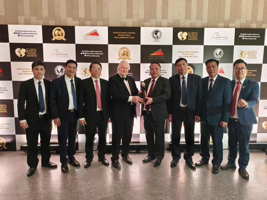 Cao nguyên đá Đồng Văn nhận danh hiệu "Điểm đến văn hóa hàng đầu thế giới 2025" Cao nguyên đá Đồng Văn nhận danh hiệu "Điểm đến văn hóa hàng đầu thế giới 2025"