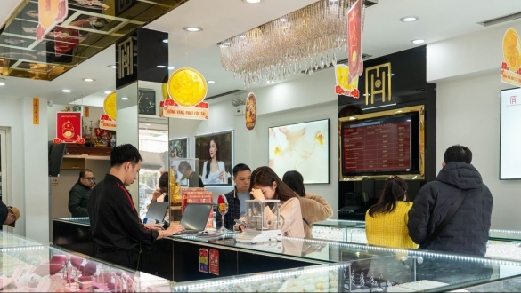 Giá vàng hôm nay 11/12: Tiến sát mốc 155 triệu đồng/lượng