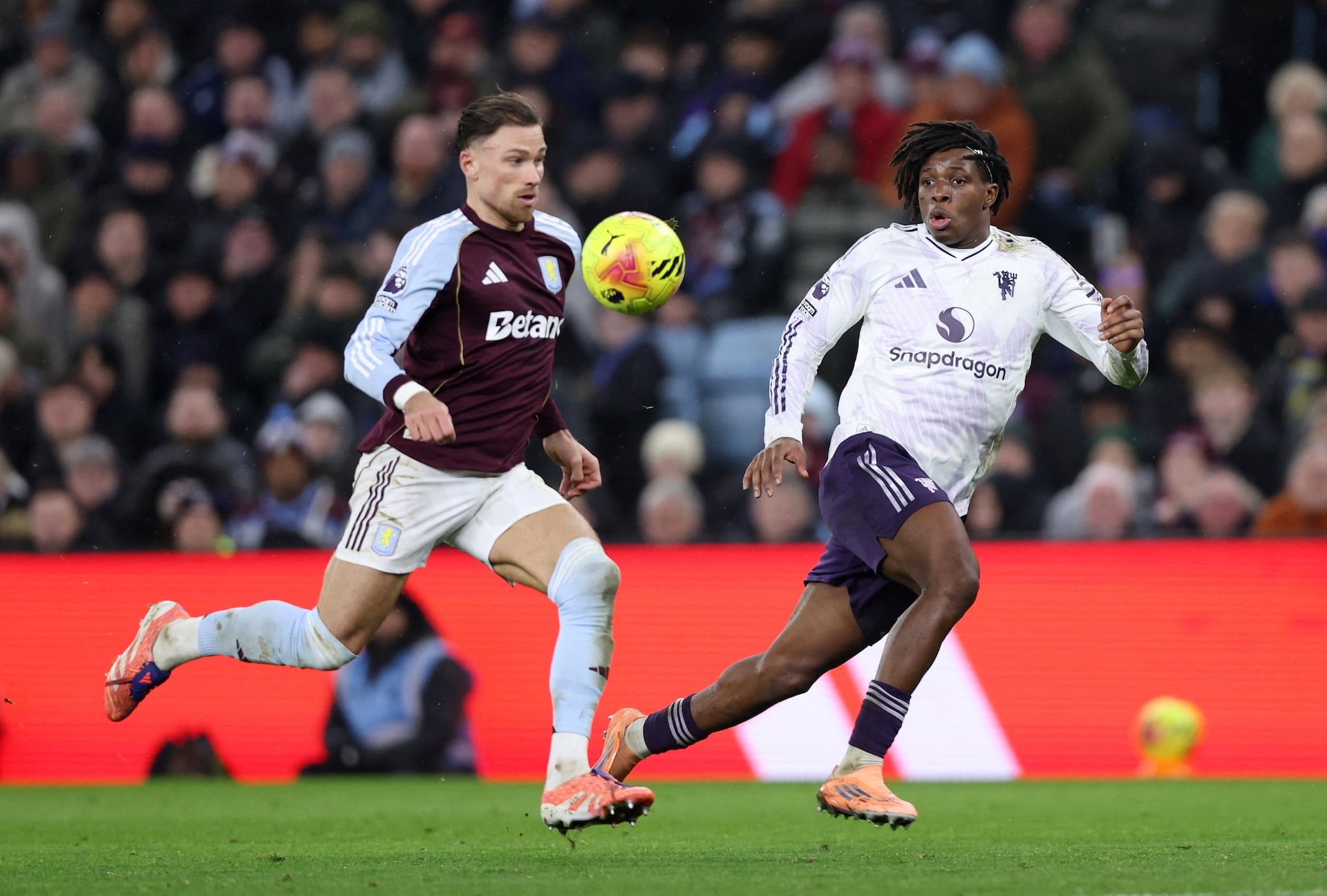 Man Utd gục ngã trước Aston Villa