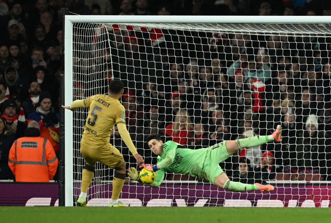 Arsenal vào bán kết Cup Liên đoàn sau loạt luân lưu nghẹt thở