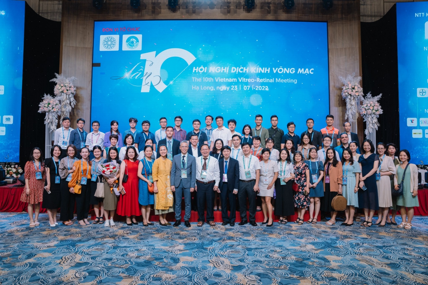 Hội nghị dịch kính võng mạc lần thứ 10 Hội nghị dịch kính võng mạc lần thứ 10