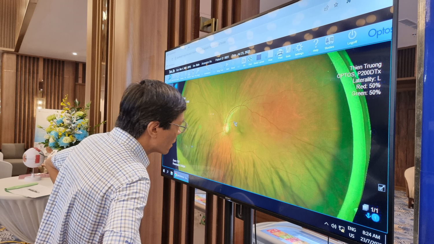 Hội nghị dịch kính võng mạc lần thứ 10 Hội nghị dịch kính võng mạc lần thứ 10