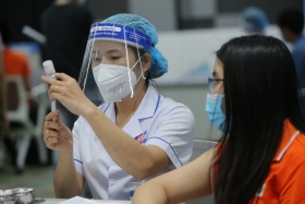 Phải làm sao để tiêm được mũi 2 vắc-xin Covid-19? - vninfor.vn