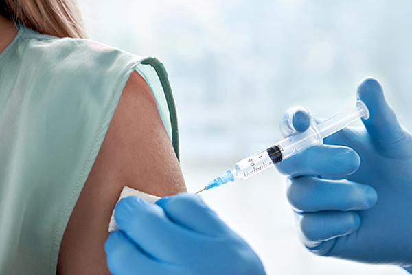 Lý do Mỹ chưa phê duyệt mũi vắc xin Covid-19 tăng cường cho người trẻ
